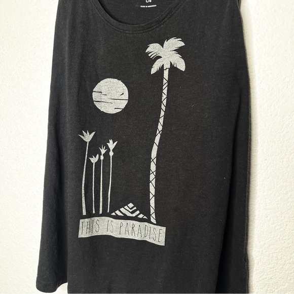 Old Navy Relaxed Graphic This Is Paradise Tank Top - Picture 3 of 7